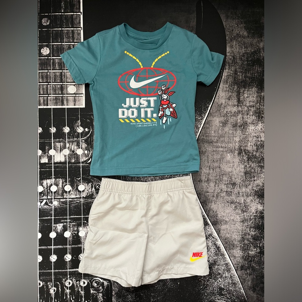 NWT Nike 2pc Set